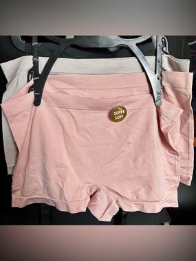 Attributes Seamless Boy Shorts